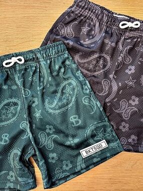 BKTSQD shorts Boys YL Paisley Set Like New Never Worn